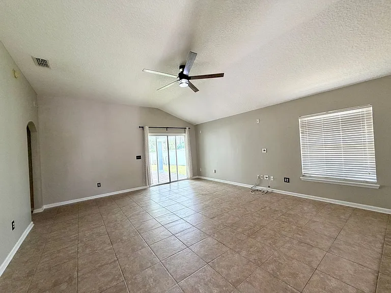 1919 Derringer Rd — Photo 12