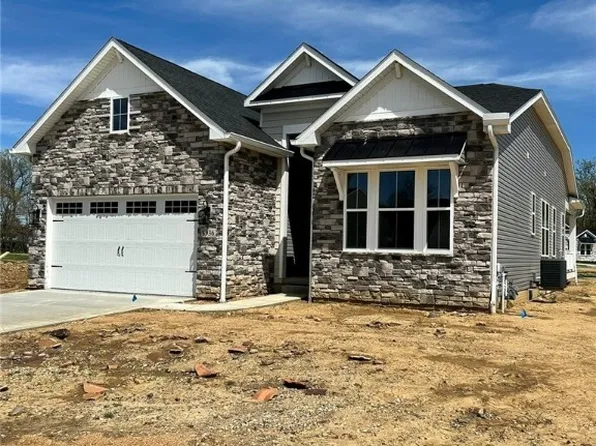 8936 Camden Rd NW, Massillon, OH 44646