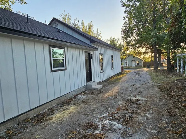 548 S Maryland Ave, Claremore, OK 74017