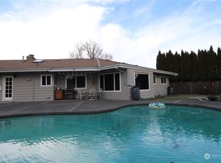 721 17th St NW, Puyallup, WA