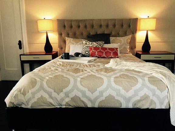 Serene and beautiful. Close to everything!