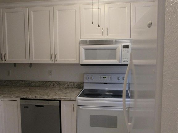 4th image of 405 Ocean Park Ln #139