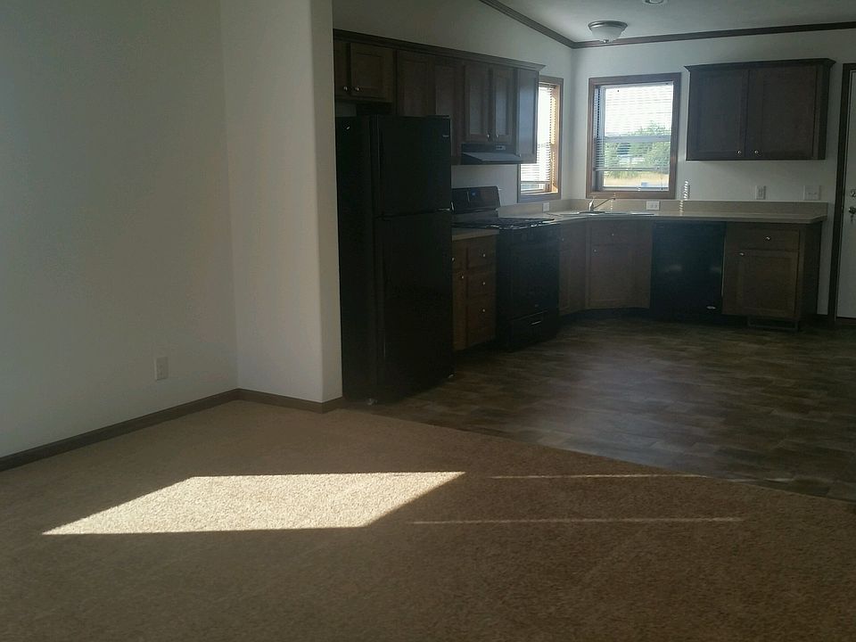 1st image of 220 Riverwood Dr