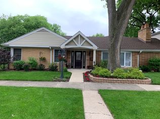 831 S Home Ave, Park Ridge, IL 60068