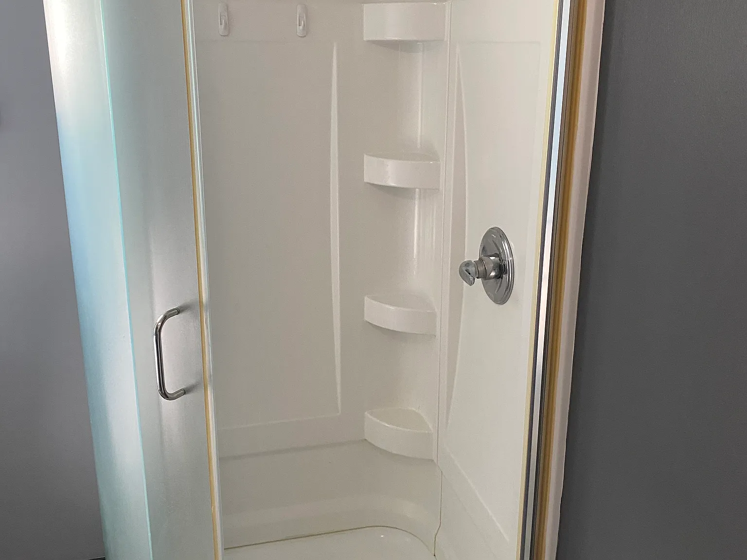 1 bed, 924 sqft, $1,200 — Photo 3