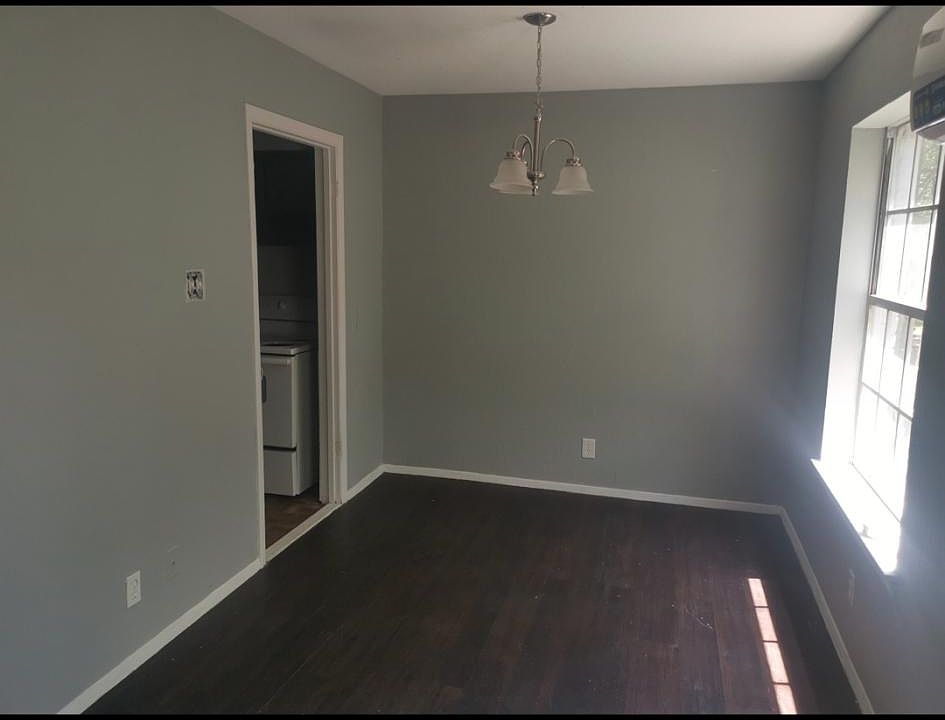 1st image of 539 Moore St S #38