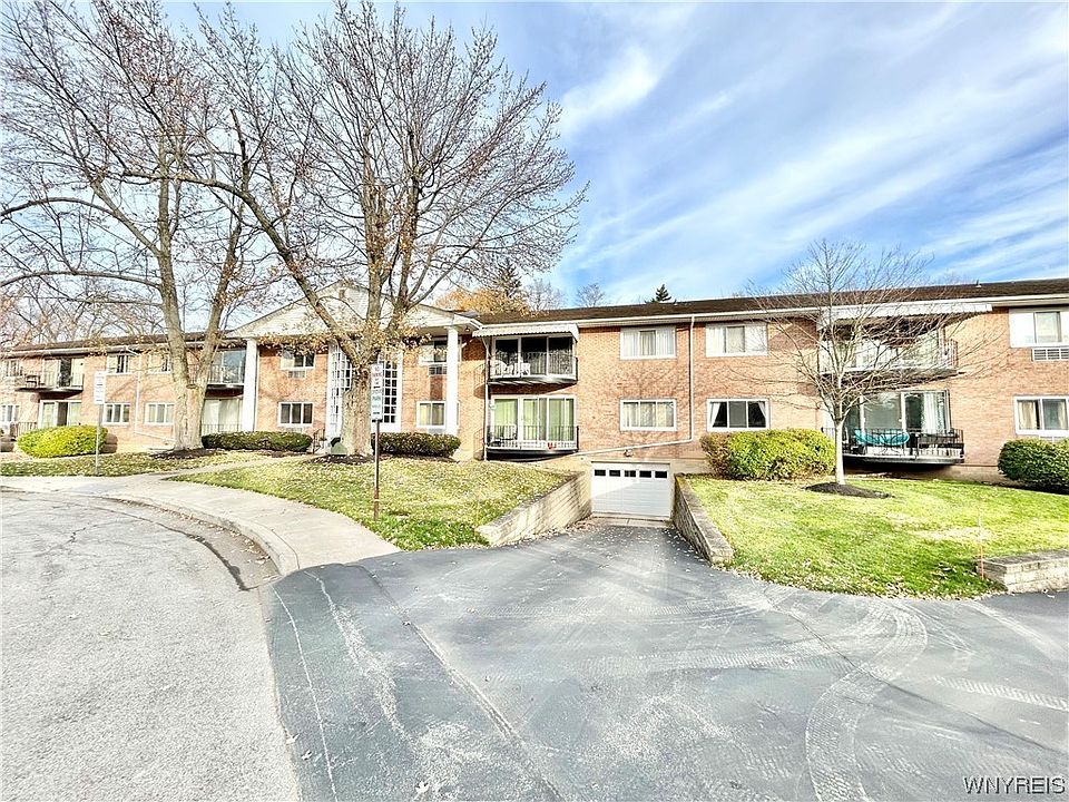 1st image of 21 Park Lane Ct