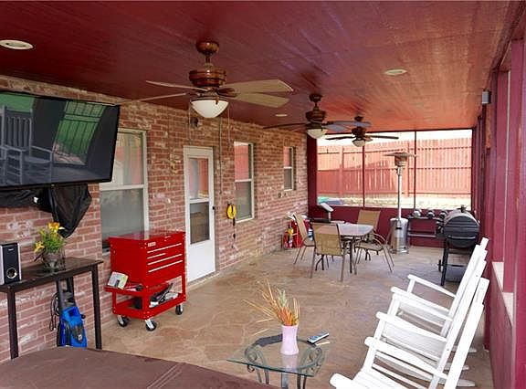3rd image of 3218 Clydesdale Dr