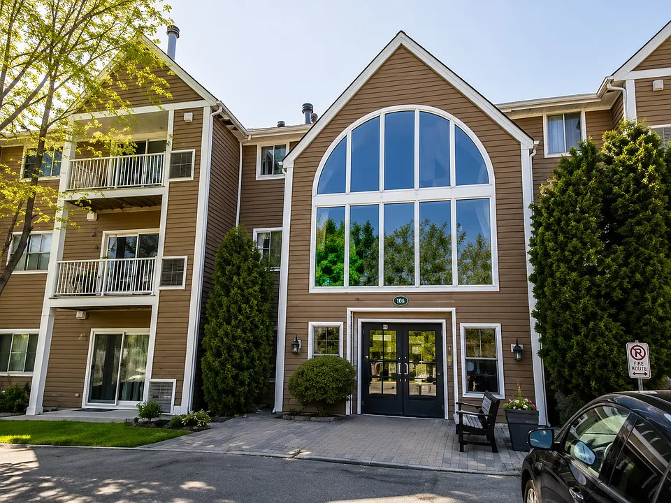 37 Steeplechase Ct