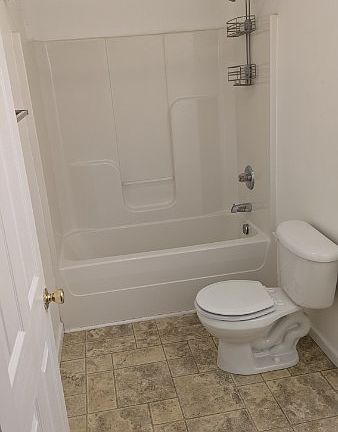 5th image of 901 Weeping Willow Dr