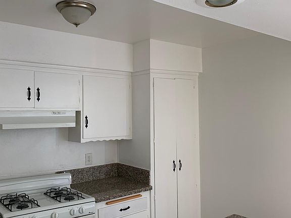 5th image of 15526 Chase St APT 29