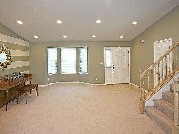 5th image of 949 S Saratoga Dr