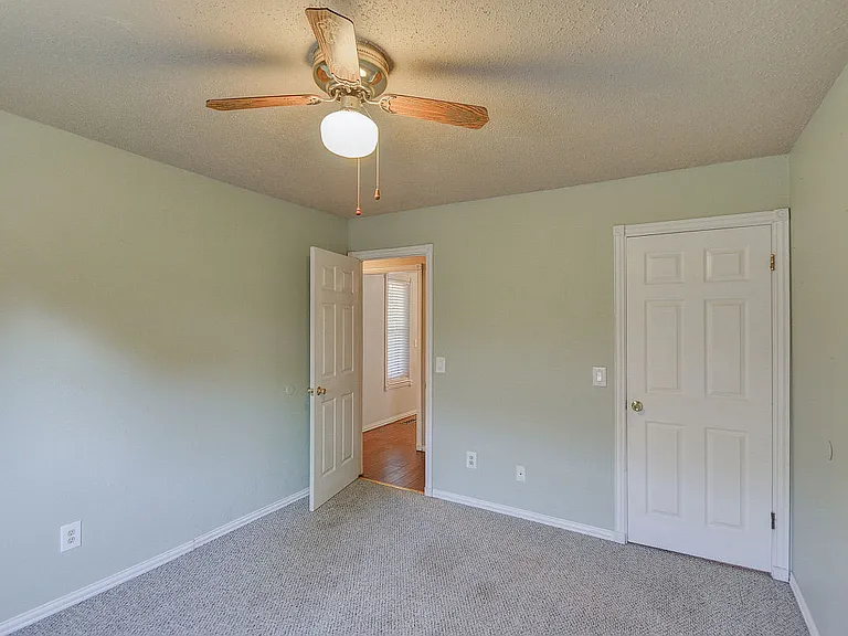 9800 Craford Ct — Photo 39