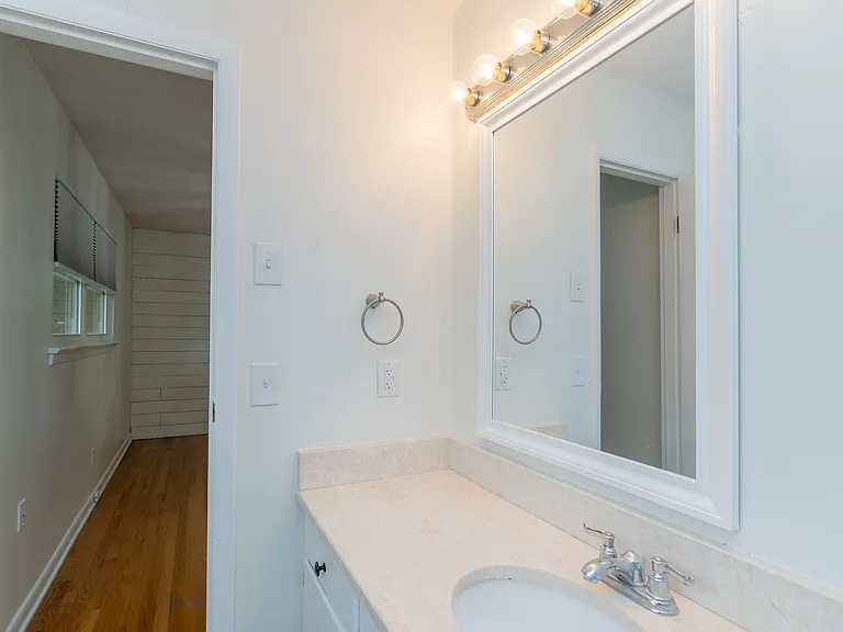 1621 Fernwood Cir — Photo 24