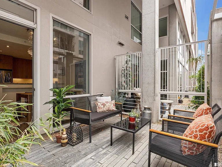 235 Berry St #114 — Photo 7