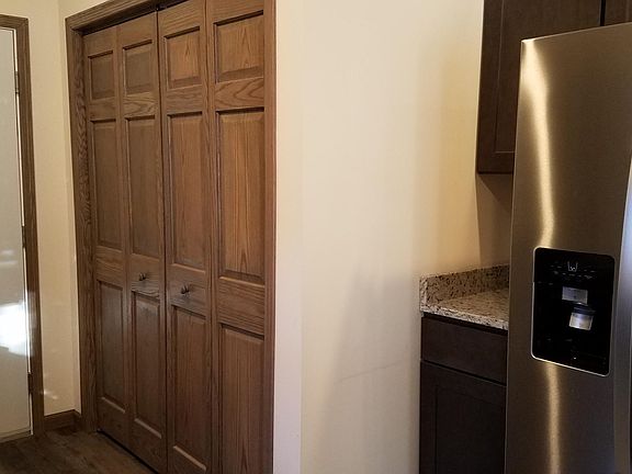 STAINLESS STEEL SIDE BY SIDE REFRIDGERATOR WITH WATER DISPENCER & ICE MAKER