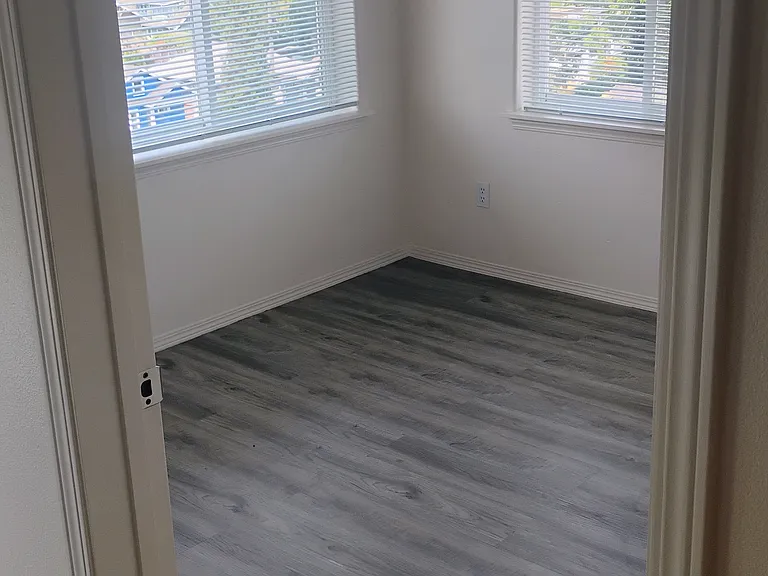 5523 University Way NE #403 — Photo 4