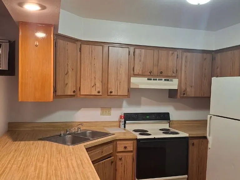 4425 Trevor Cir — Photo 1