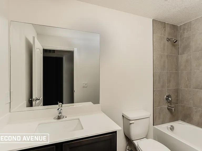 211 Anthony Ave SE — Photo 13