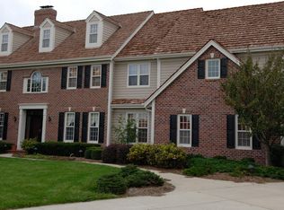 3280 Fordham Ct, Brookfield, WI 53005