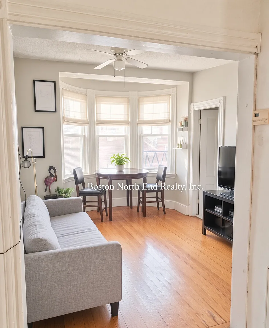 304 Hanover St — Photo 1