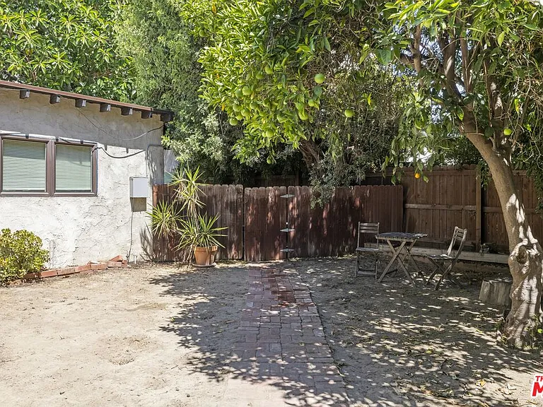 11269 La Maida St — Photo 5