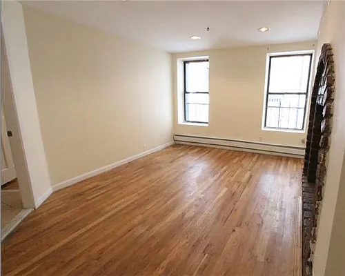 Rented by R New York | media 44