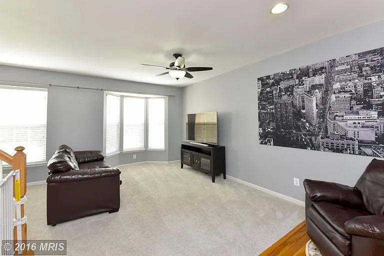 43178 Lawnsberry Sq — Photo 15
