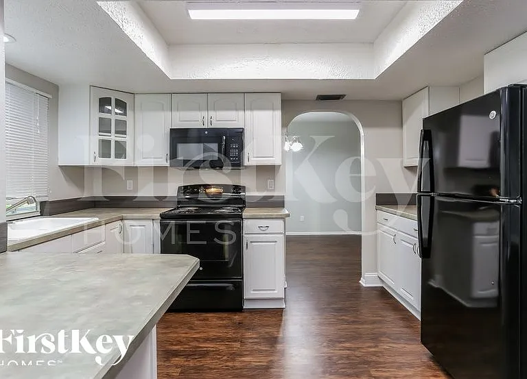 3423 SE 8th Pl — Photo 7