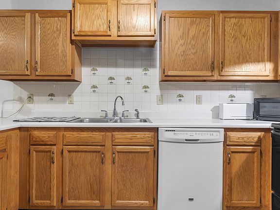5th image of 1216 Country Creek Cir