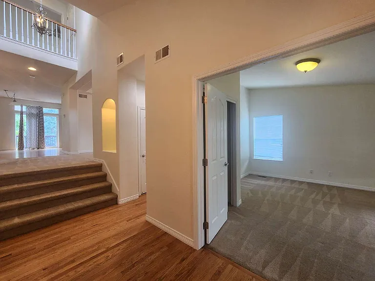 6259 S Newbern Way — Photo 3
