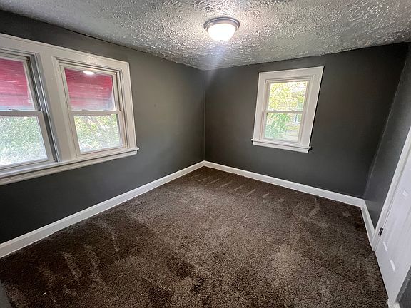 5th image of 10418 Nelson Ave