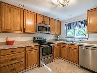 8198 Roosevelt Blvd, Pittsburgh, PA 15237 | Zillow