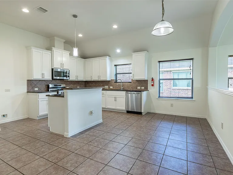 23611 Starbridge Lake Ln — Photo 2