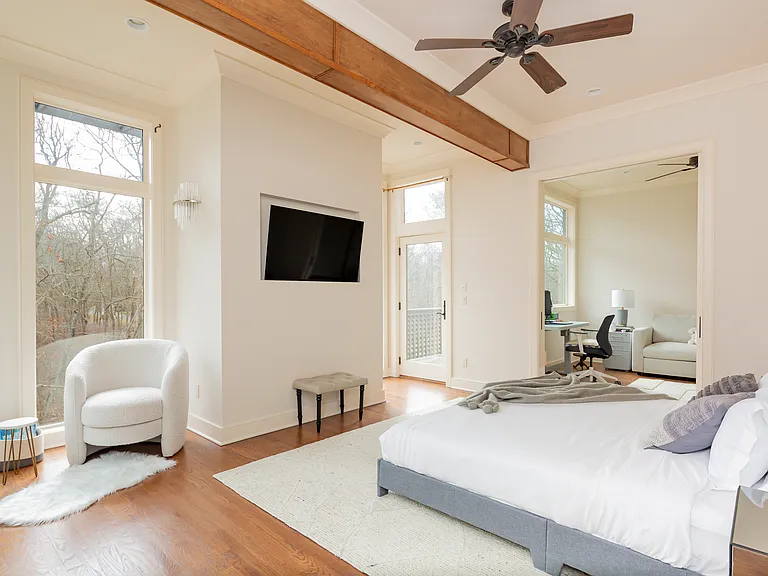 18 Spring Pond Ln — Photo 18