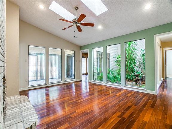 4th image of 5203 Shady Springs Ct