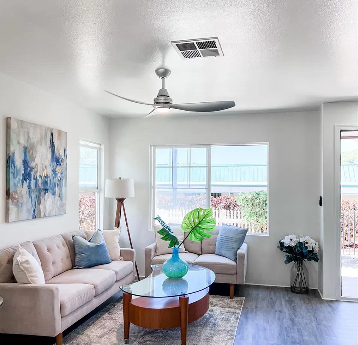 3 bed, 2.5 bath, 1050 sqft, $3,700 — Photo 3