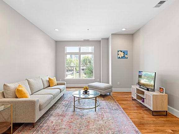 4th image of 317 W Morgan St APT 205
