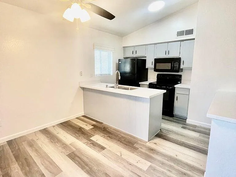 32 W Loma Vista Dr #102 — Photo 6