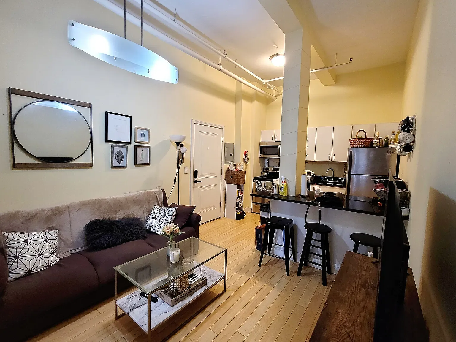 4 bed, 1006 sqft, $6,750 — Photo 2