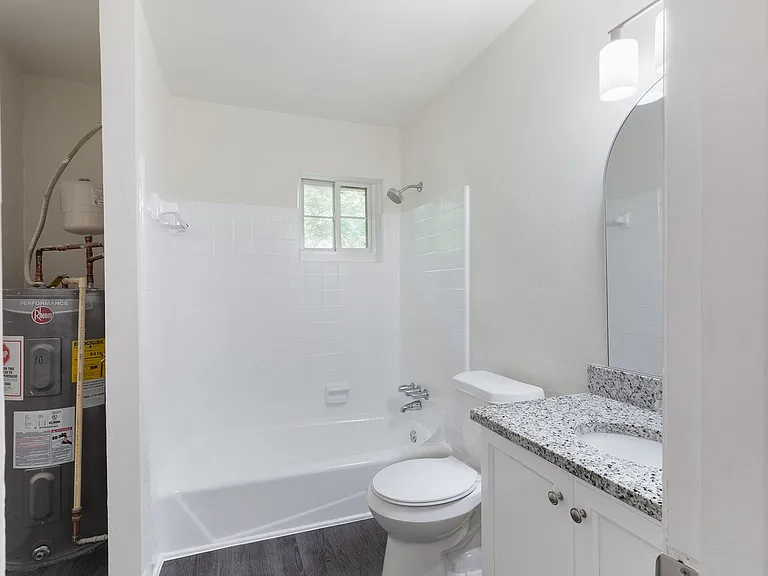 641 Powder Springs Smyrna LLC — Photo 31