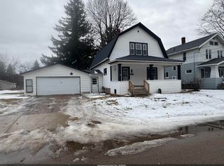 618 E Division St, Shawano, WI 54166