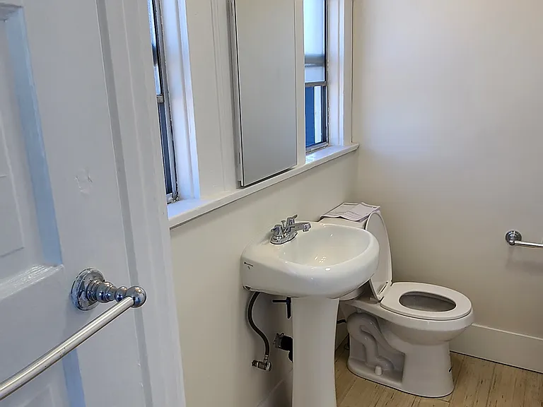 760 Temple Ave #C — Photo 22