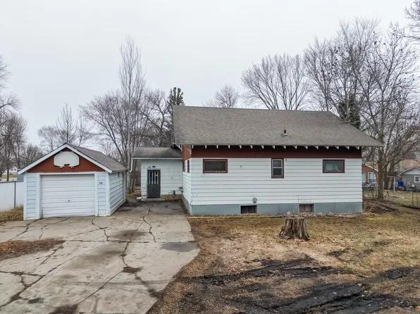 116 5th St NW, Mahnomen, MN 56557
