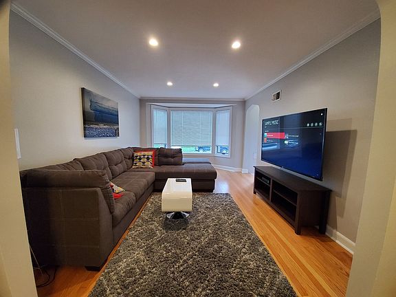 2nd image of 2841 N Mulligan Ave
