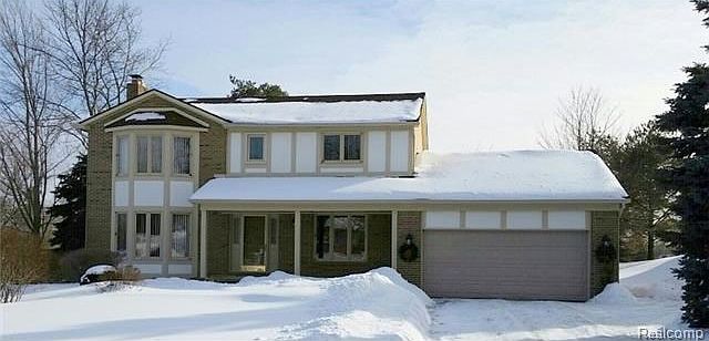 1st image of 70 Waterview Dr
