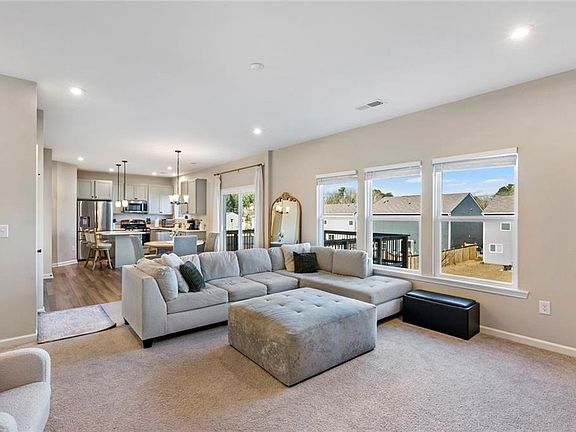 4th image of 231 Port Way