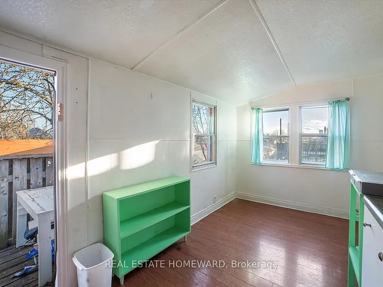 697 Dupont St #2 — Photo 9