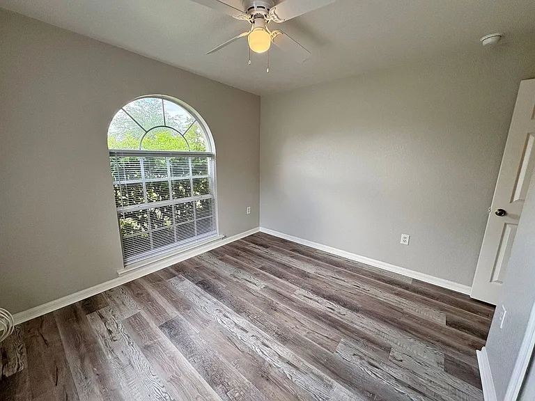 609 Tamarin Ln — Photo 17