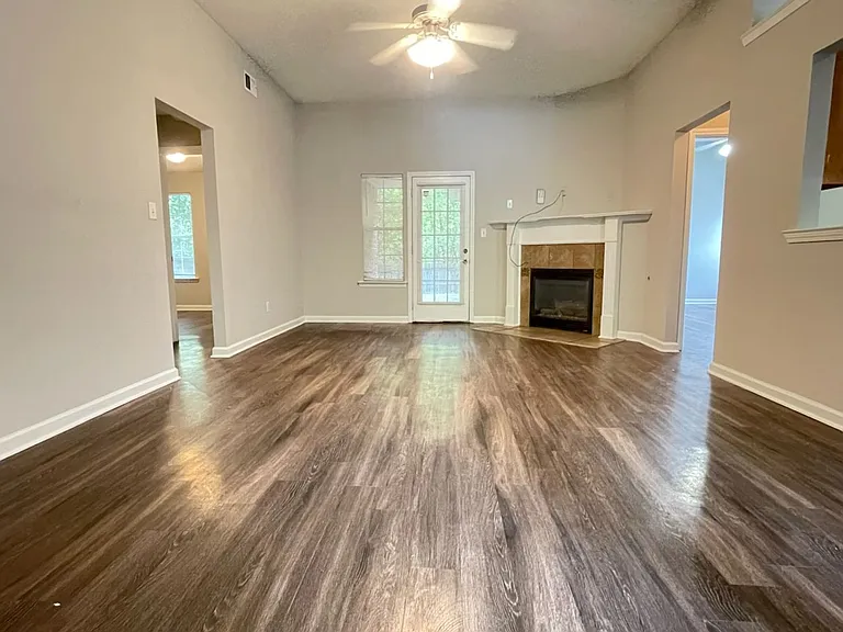 5616 Corvin Ln — Photo 2